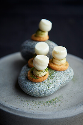 Cracker au fromage de chèvre, crème au fromage de chèvre et meringue à la Gueuze à l'ancienne Cuvée René